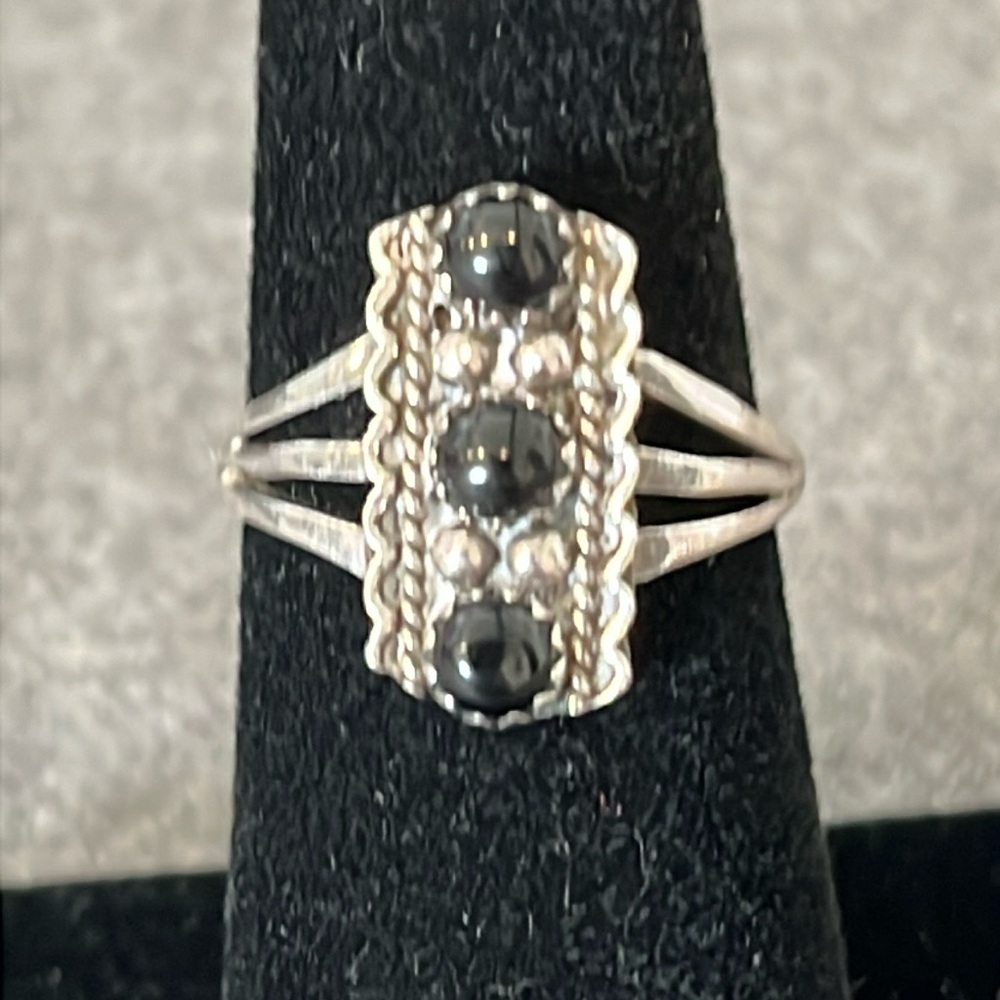 Vintage Sterling Triple Black Onyx Cabachon Ring-6.75
